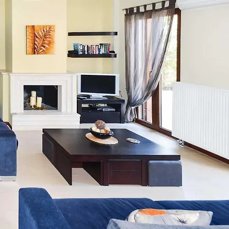 Villa Tselentata Sleeps 4 With Pool Air Con And Wifi