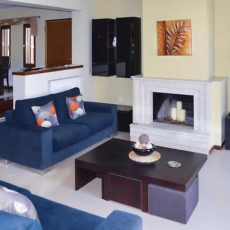 Tselentata Sleeps 4 With Pool Air Con And Wifi Willa