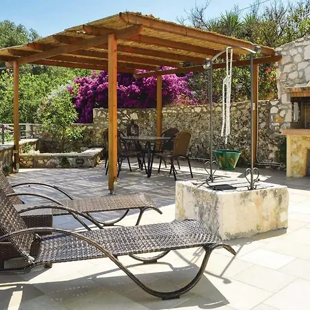 Tselentata Sleeps 4 With Pool Air Con And Wifi Willa *